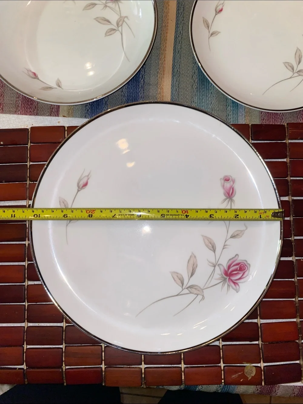 Vintage Seizan Classic White Porcelain Dinnerware Set with Pink Rose Motif